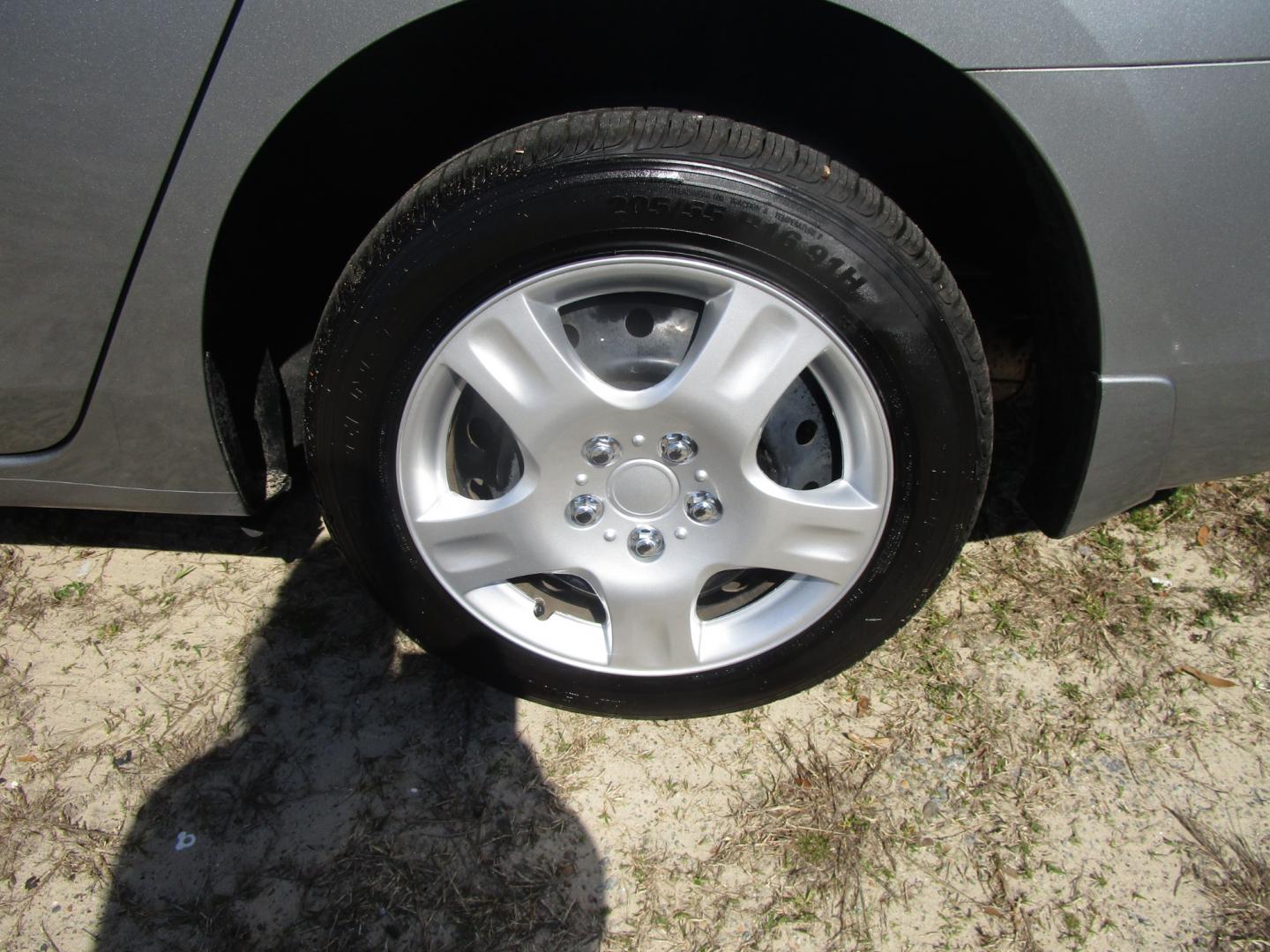 2014 Gray Nissan Sentra (3N1AB7AP9EY) , located at 2553 Airline Blvd, Portsmouth, VA, 23701, (757) 488-8331, 36.813889, -76.357597 - Down Payment: $999 Weekly Payment: $90 APR: 23.9% Repayment Terms: 42 Months ***CALL ELIZABETH SMITH - DIRECTOR OF MARKETING @ 757-488-8331 TO SCHEDULE YOUR APPOINTMENT TODAY AND GET PRE-APPROVED RIGHT OVER THE PHONE*** - Photo#8